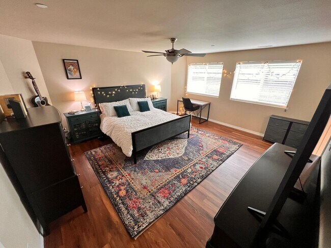 Building Photo - Spacious 3BR/2.5BA w/ Open Floor Plan, Fenced Yard, Office Nook & Garage