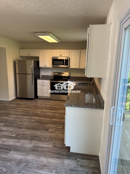 Building Photo - 455 Broadwater Rd