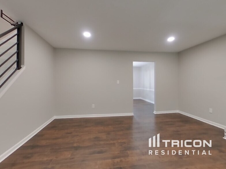 Building Photo - 3216 Plymouth Rock Dr
