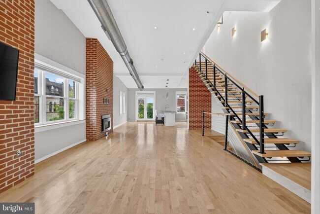 Building Photo - 1620 15th St NW