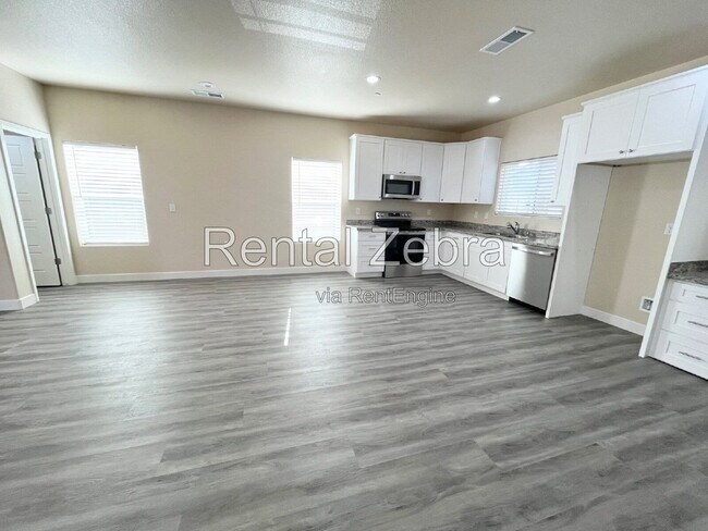 Building Photo - 1310 Playa Del Rey Dr