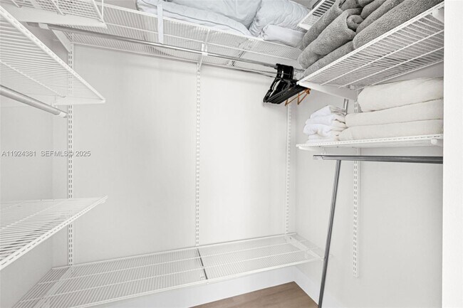 Building Photo - 90 Alton Rd