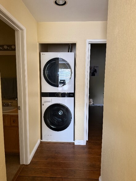 Building Photo - 11595 Caminito La Bar