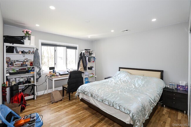 Building Photo - 11 Otsego Ave