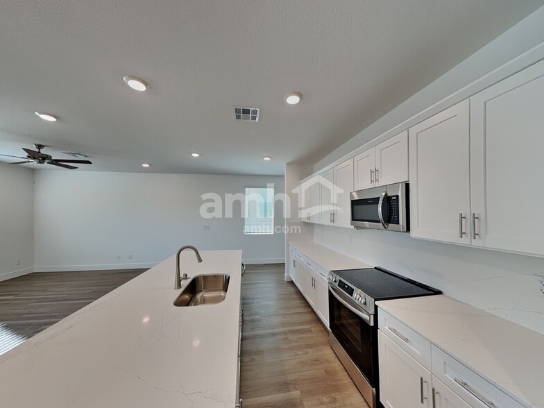 Building Photo - 5872 Fly Fisher St