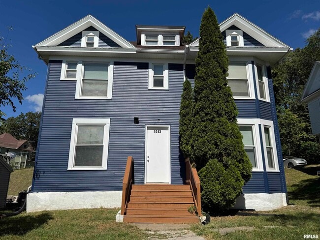 Primary Photo - 1013 E 6th St