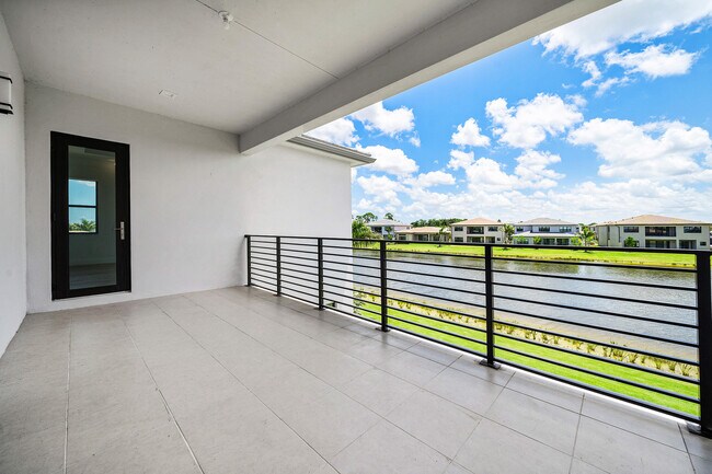 Building Photo - 9516 Riverside Pk Dr