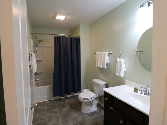 Building Photo - 4515 Wedge Dr