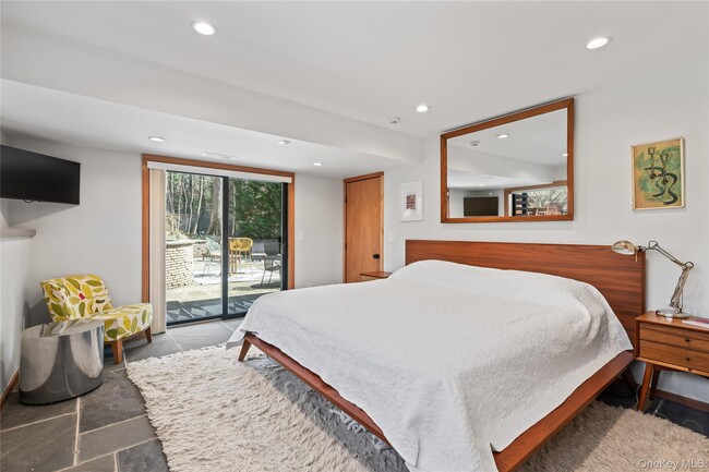 Building Photo - 14 Tall Tree Ct