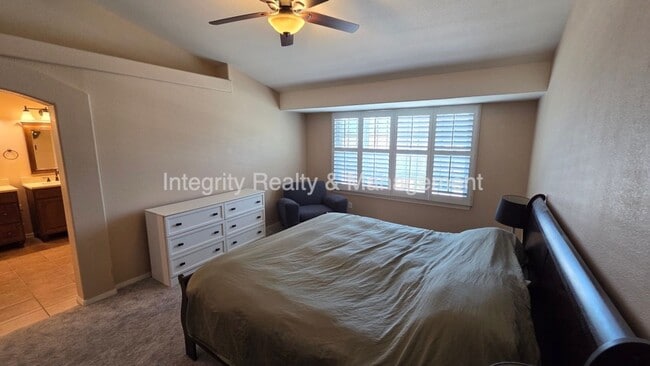 Building Photo - 3425 White Oak Ln