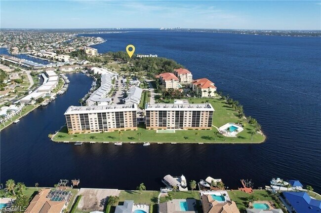 Building Photo - 4280 SE 20th Pl