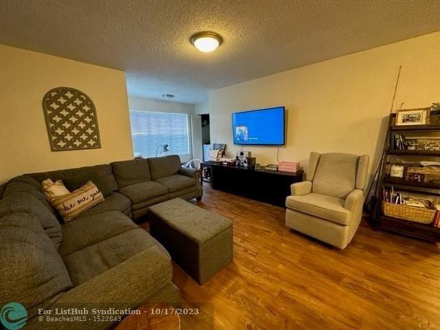 Building Photo - 12980 Vista Isles Dr