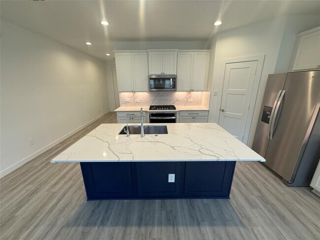 Building Photo - 1524 Sunrise Gables Dr