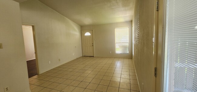 Building Photo - 715 San Mario Ct