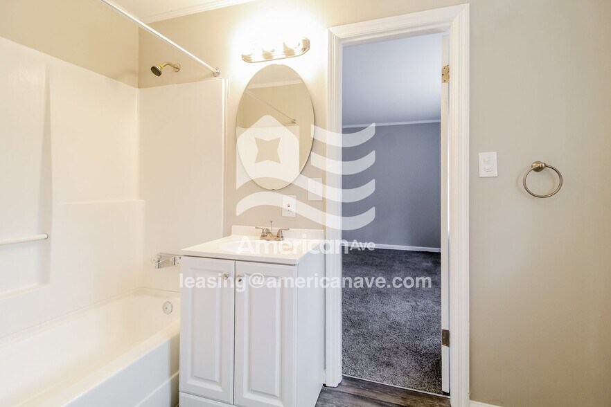 Building Photo - 1360 Forest Hill Rd