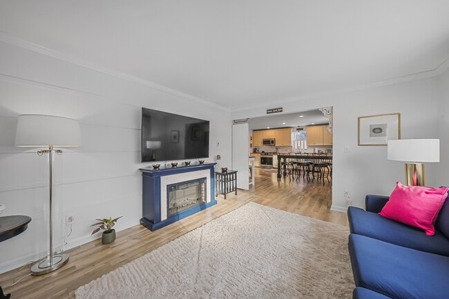 Building Photo - 814 Locust St