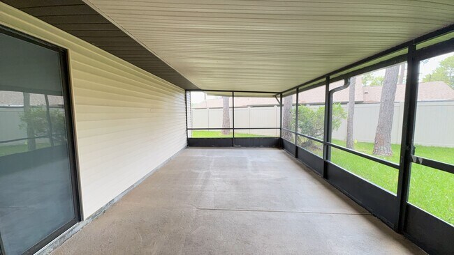 Building Photo - Palm Coast 4 Bedroom 2 Bath in the W Section