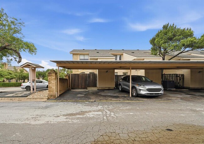 Building Photo - 8400 Jamestown Dr