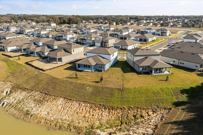 Building Photo - 11216 Sycamore Glen Loop