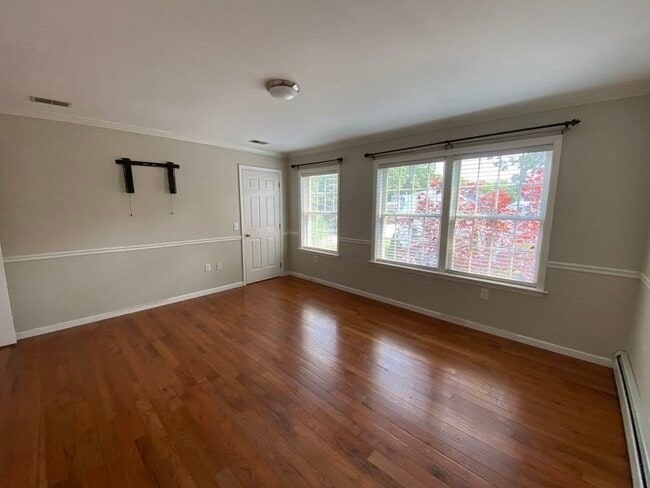 Building Photo - 37 Glen Ave