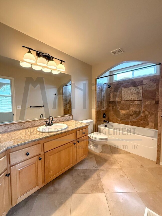 Building Photo - Beautiful Carnahan Crest Townhome