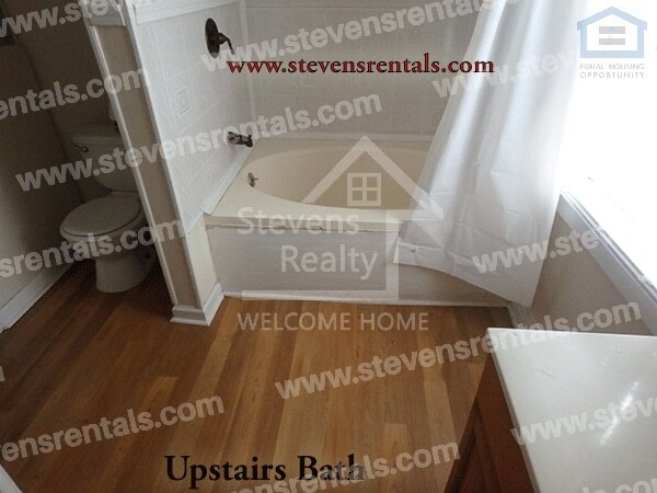 Building Photo - 1904 N Dixie Ave