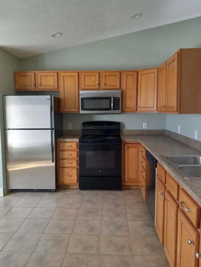 Building Photo - 311 E 20th St