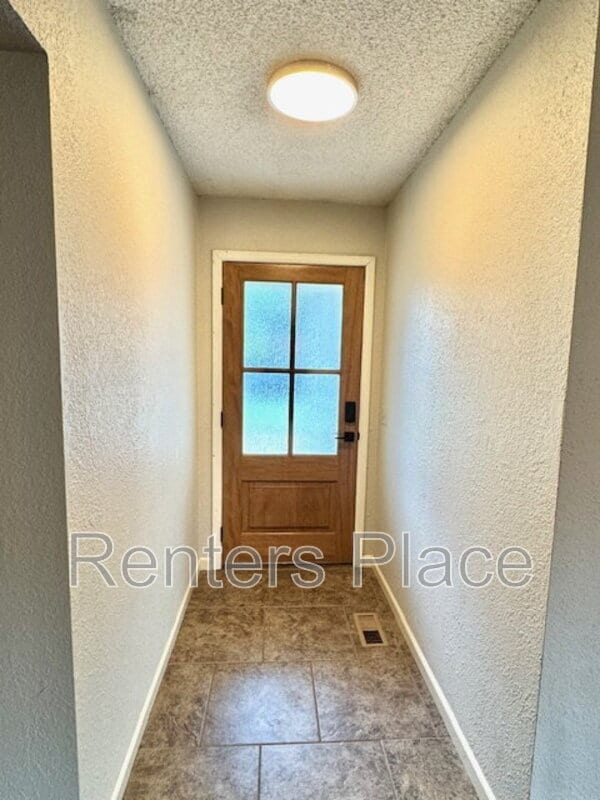Building Photo - 509 W F St
