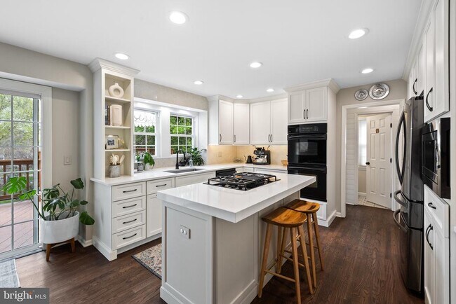 Building Photo - 46568 Hampshire Station Dr