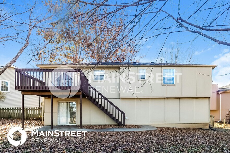 Building Photo - 609 SE Steeple Ct