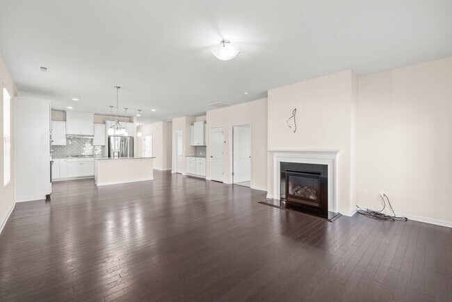 Building Photo - 3 Bedroom Home in Belmont!