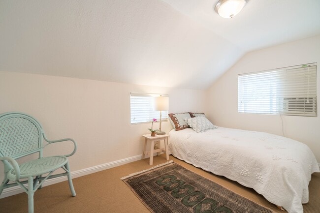 Building Photo - 1809 W 37th Pl