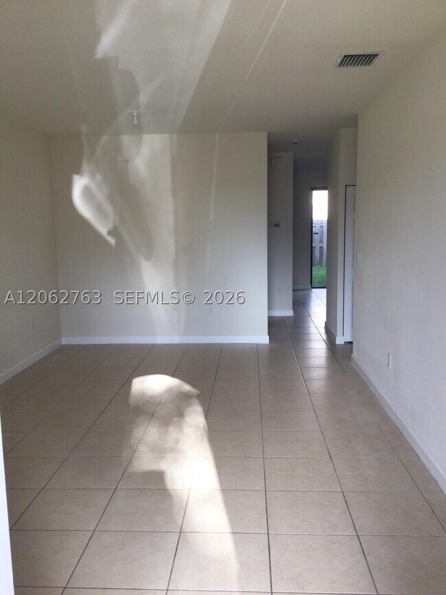 Building Photo - 17370 SW 153rd Ave