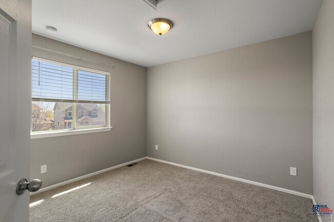 Building Photo - Spacious 3-Bedroom Home in South Fort Coll...