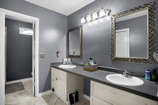Building Photo - Featuring 3 spacious bedrooms and 2 full bathrooms, this residence blends comfort, style, and con...