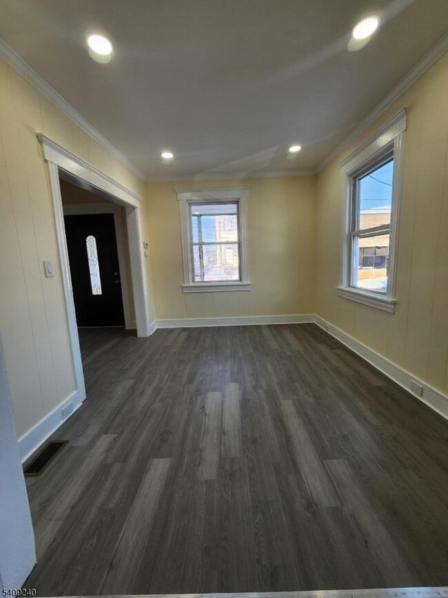 Building Photo - 252 Montgomery St