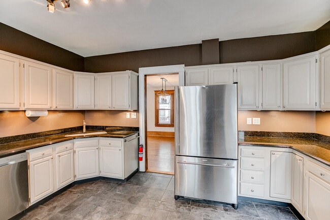 Building Photo - 1794 Hague Ave