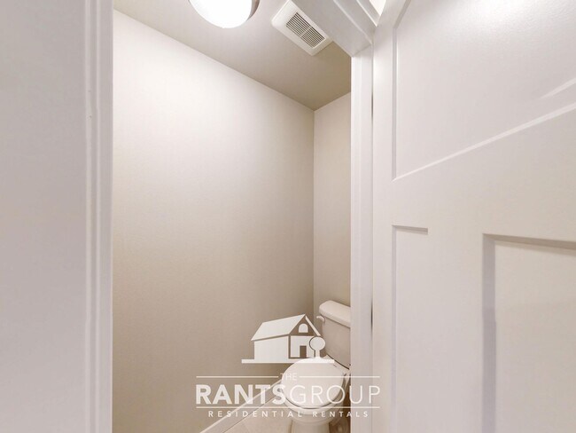 Building Photo - Beautiful New Home in Bradbury Subdivision! Easy I5 Access!