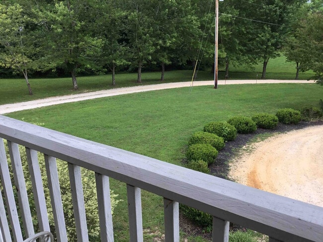 Building Photo - 198 Schools Dr