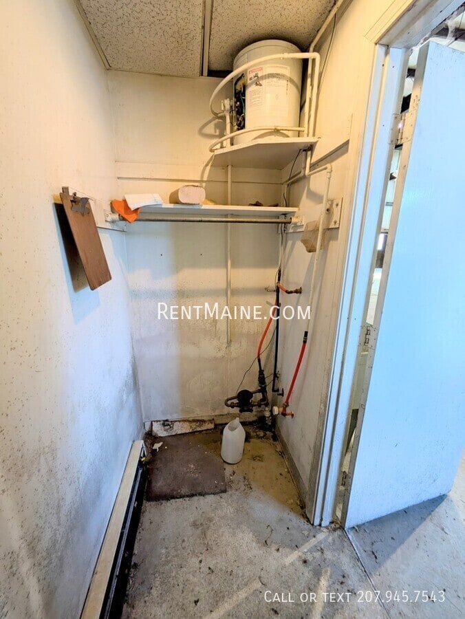 Building Photo - 38 Railroad St