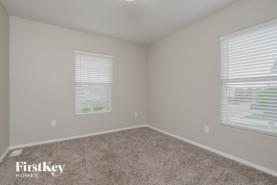 Building Photo - 12227 Anacostia Dr