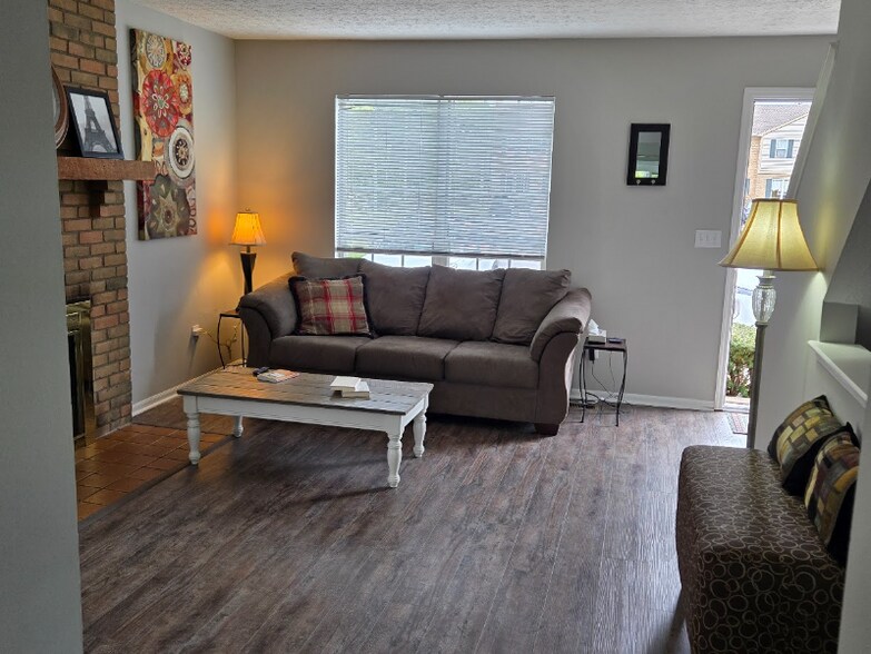 Building Photo - 7744 Amberfalls Ct