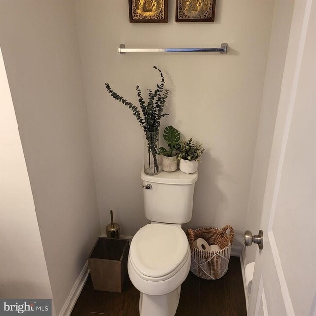 Building Photo - Welcome to your new home in the heart of Loudon County, VA!