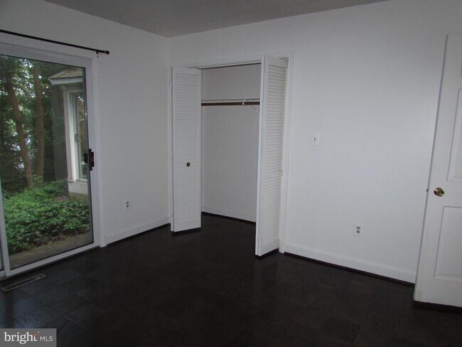 Building Photo - 472 Old Orchard Cir
