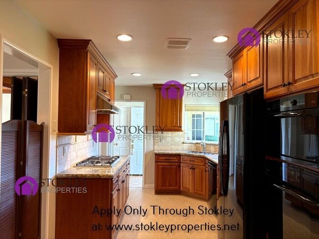 Building Photo - 1130 Laurel Dr