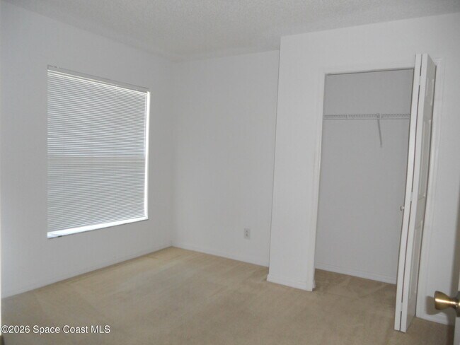 Building Photo - 540 Benton Dr