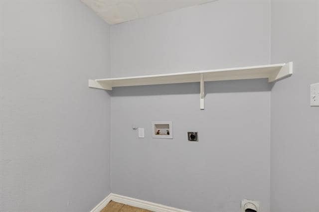 Building Photo - 2216 Chestnut Dr