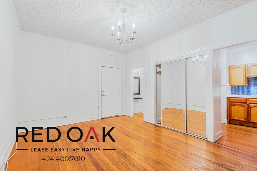 Building Photo - 532 S Coronado St