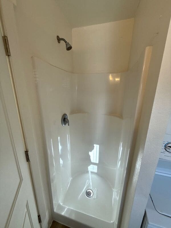 Building Photo - 3357 Portland Rd NE