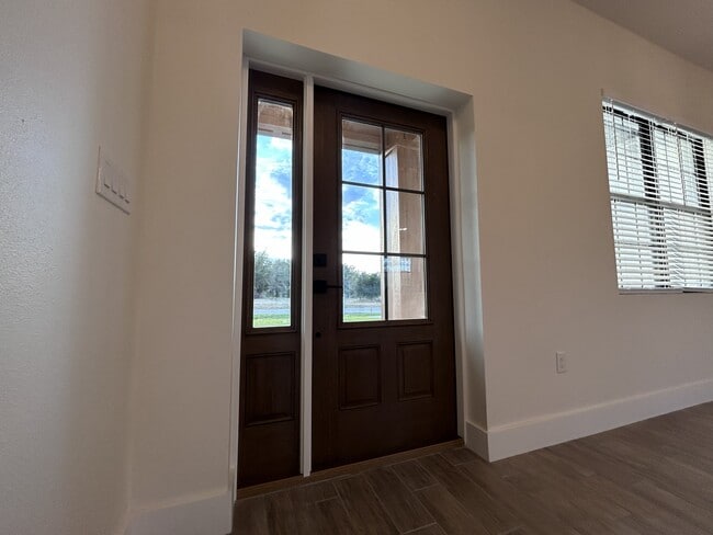 Building Photo - 3915 Rodeo Dr N